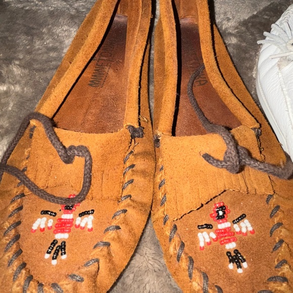 MINNETONKA MOCCASINS!! 2 PAIRS WITH EXTRA BONUS PAIRS - Picture 2 of 14